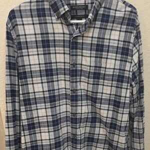 Banana Republic Luxe Flannel Long Sleeve Button-Up – Untucked Slim Fit (Size L)